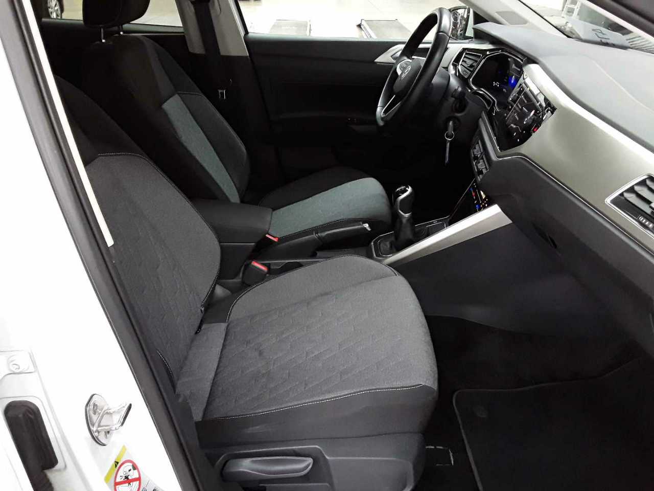 Volkswagen Polo 1.0 Move 8