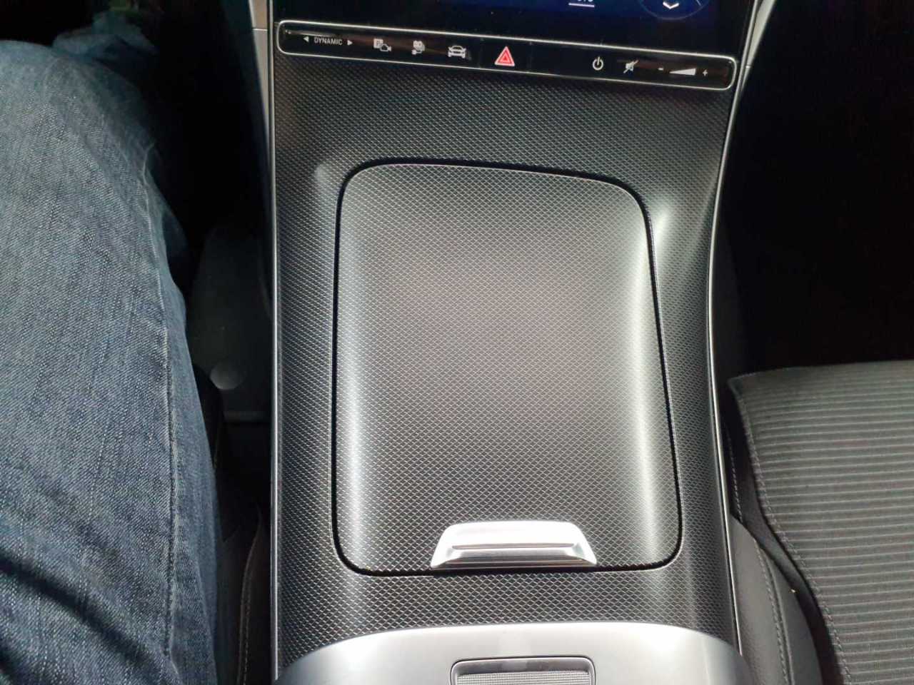 Mercedes-Benz C 300 e T 9G-TRONIC Avantgarde 10
