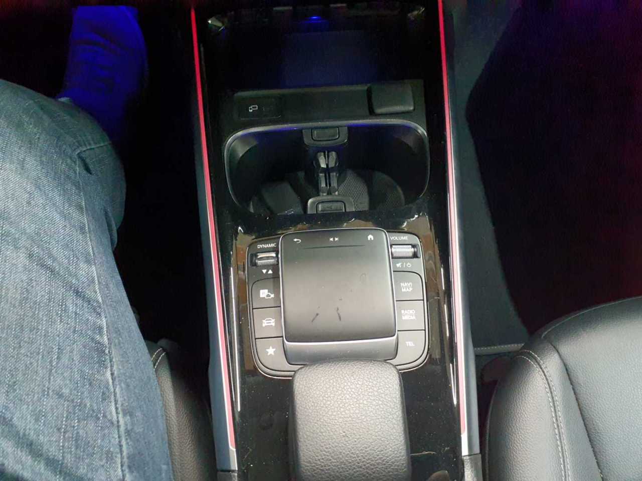 Mercedes-Benz GLB 200 7G-DCT Progressive 10