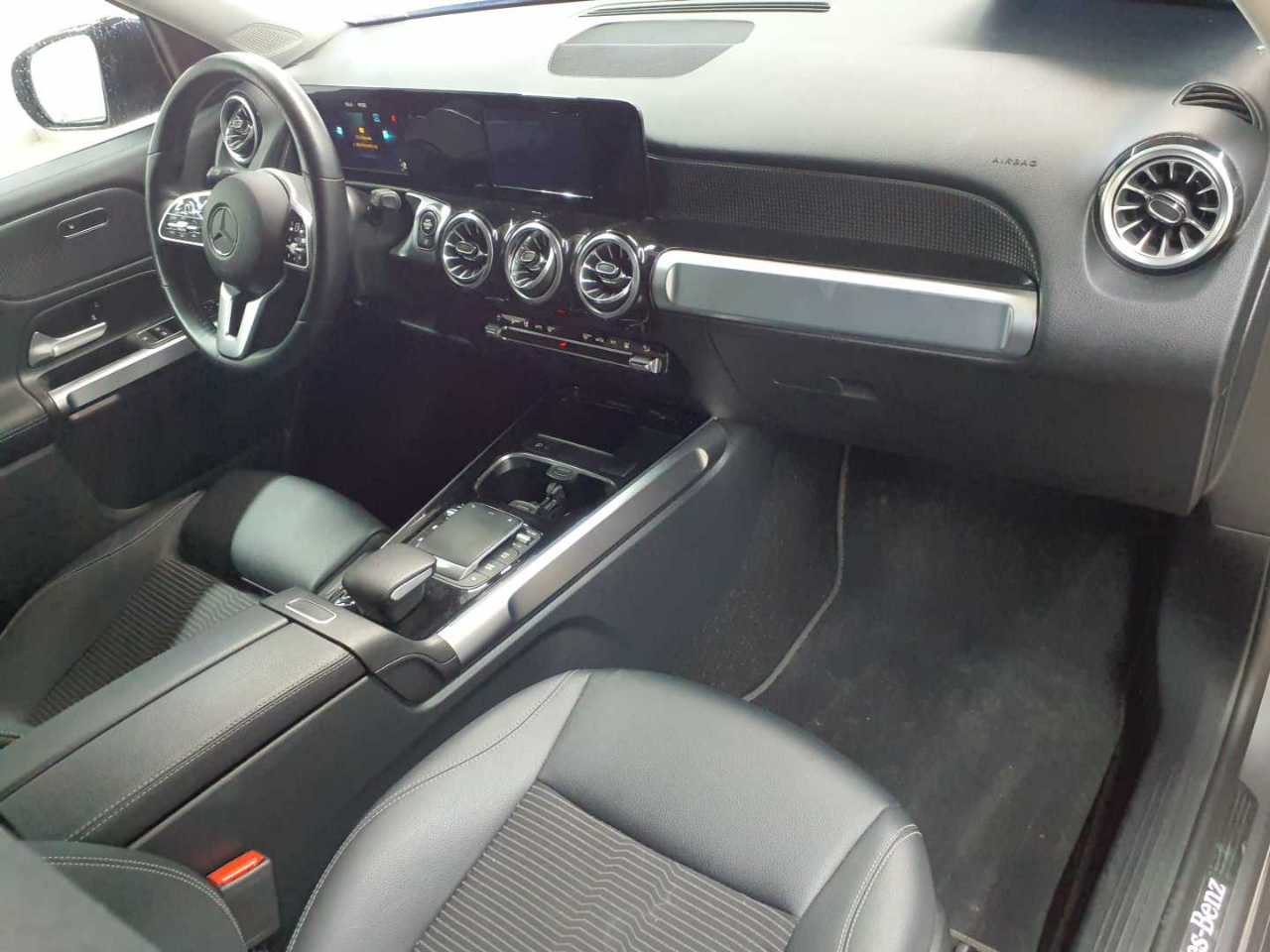 Mercedes-Benz GLB 200 7G-DCT Progressive 9