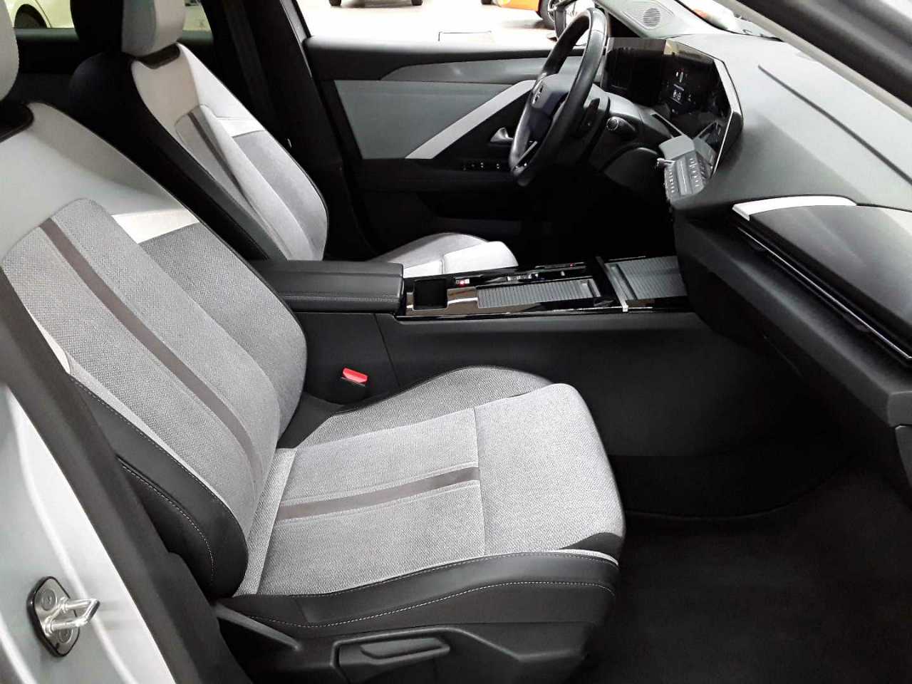 Opel Astra Sports Tourer 1.5 D Automatik Elegance 8
