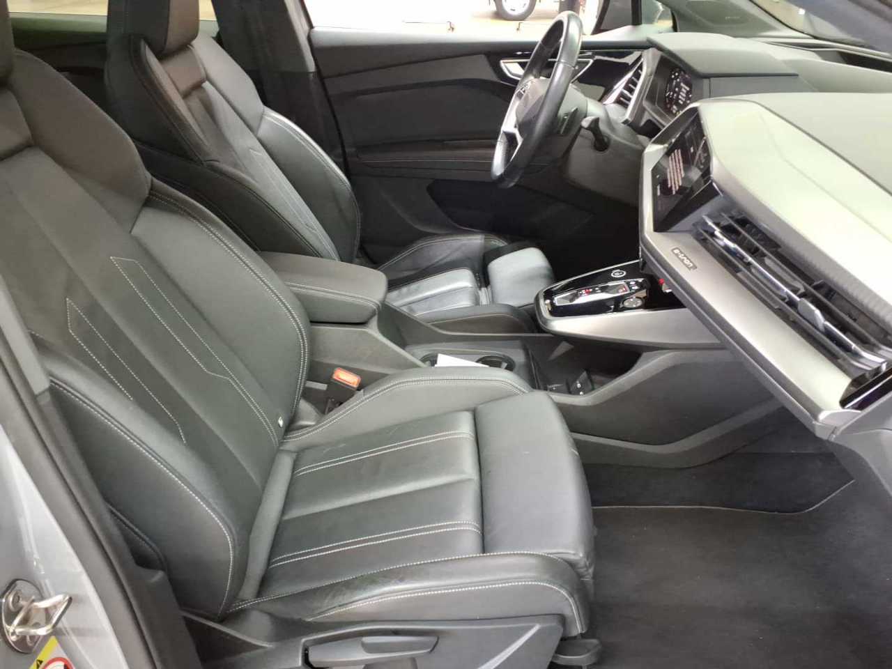 Audi Q4 e-tron 40 8