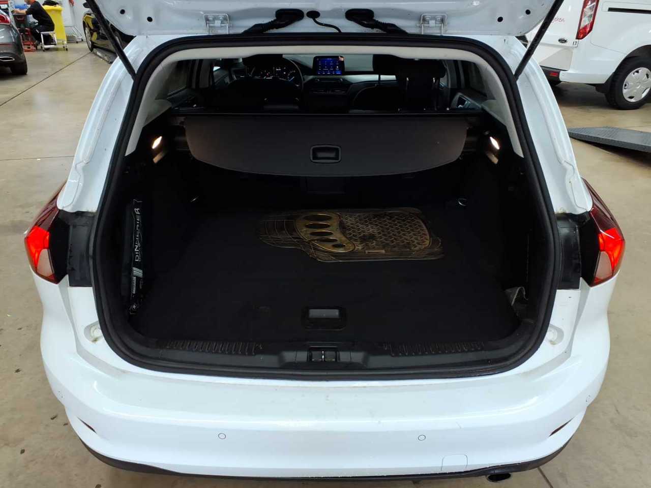 Ford Focus Turnier 1.5 EcoBlue Start-Stopp-System COOL&CONNECT 15