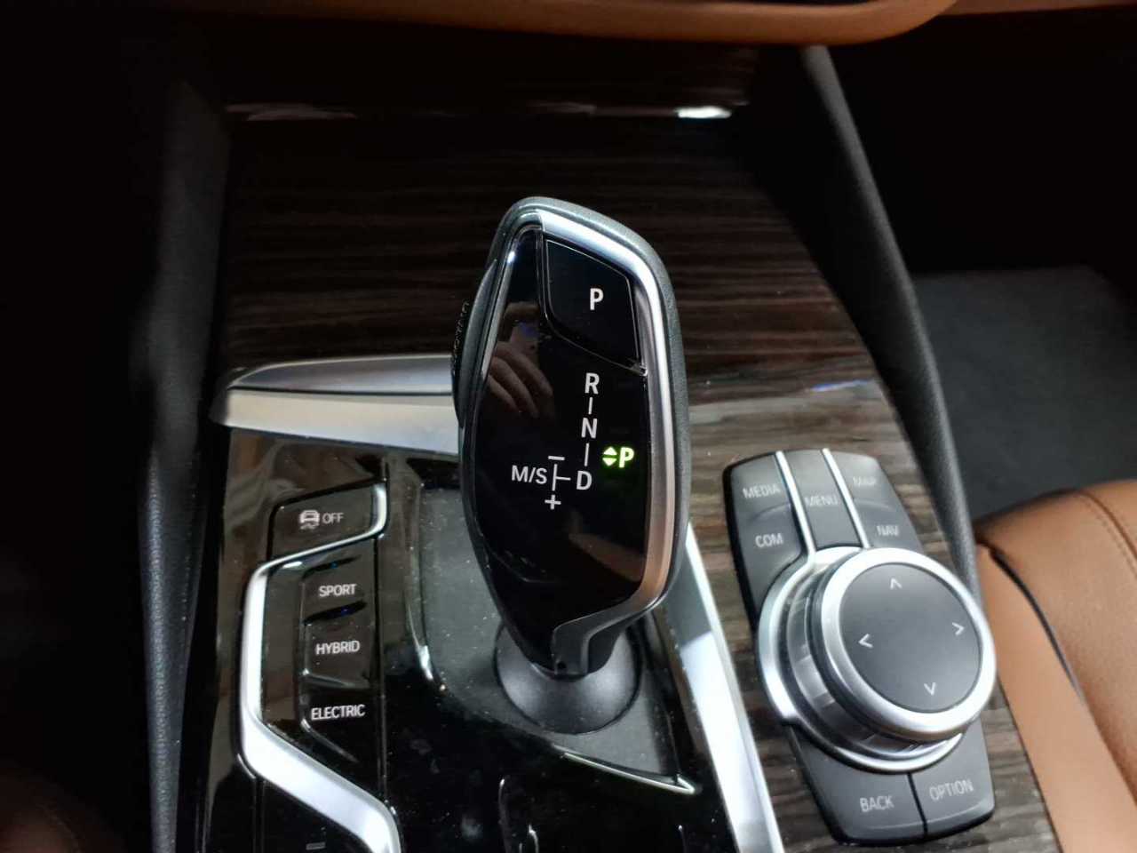 BMW 520e Touring Aut. 10