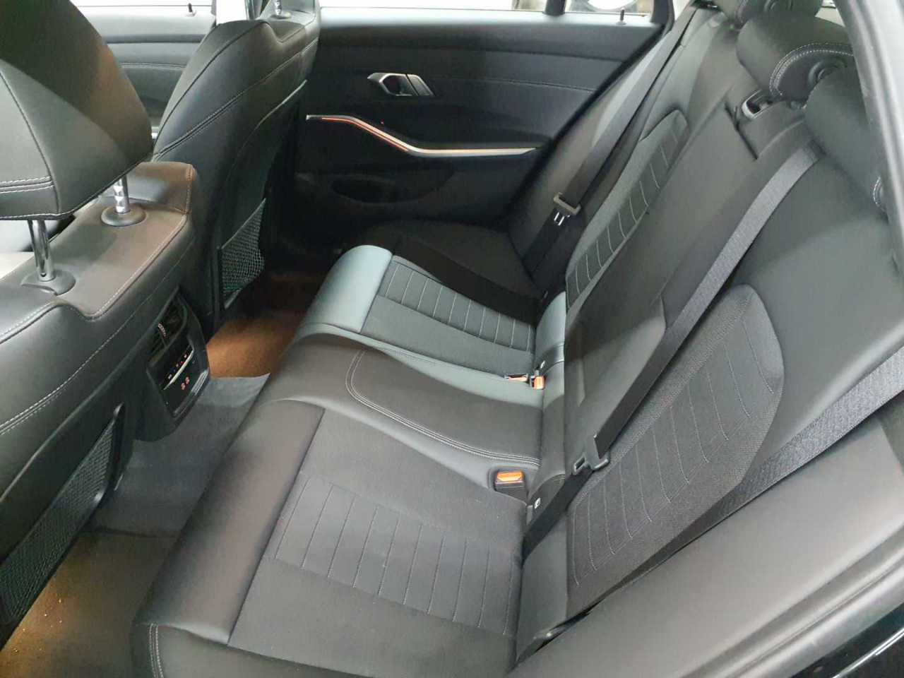 BMW 320d Touring xDrive Aut. Sport Line 13