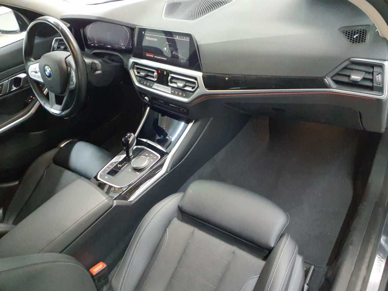BMW 320d Touring xDrive Aut. Sport Line 9