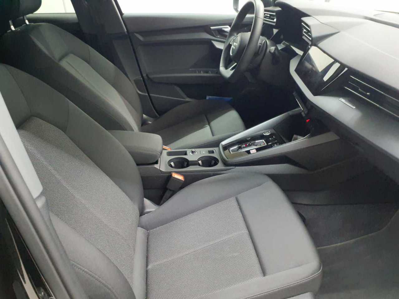 Audi A3 30 TFSI Sportback S tronic advanced 8