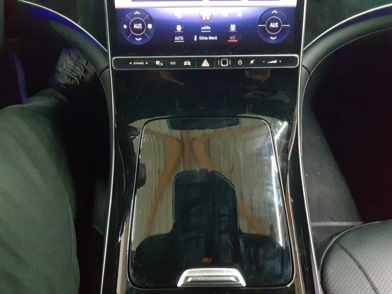 Mercedes-Benz EQE 300 Electric Art 10