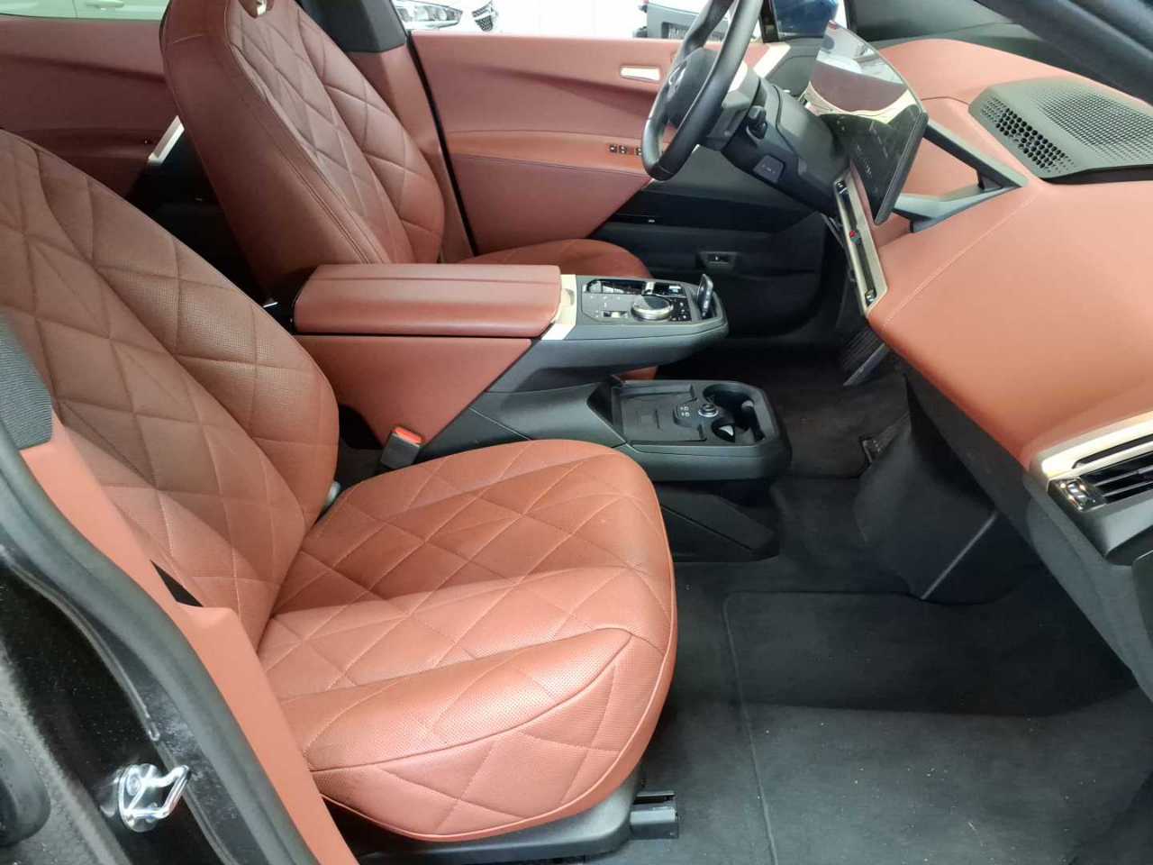 BMW iX xDrive40 8