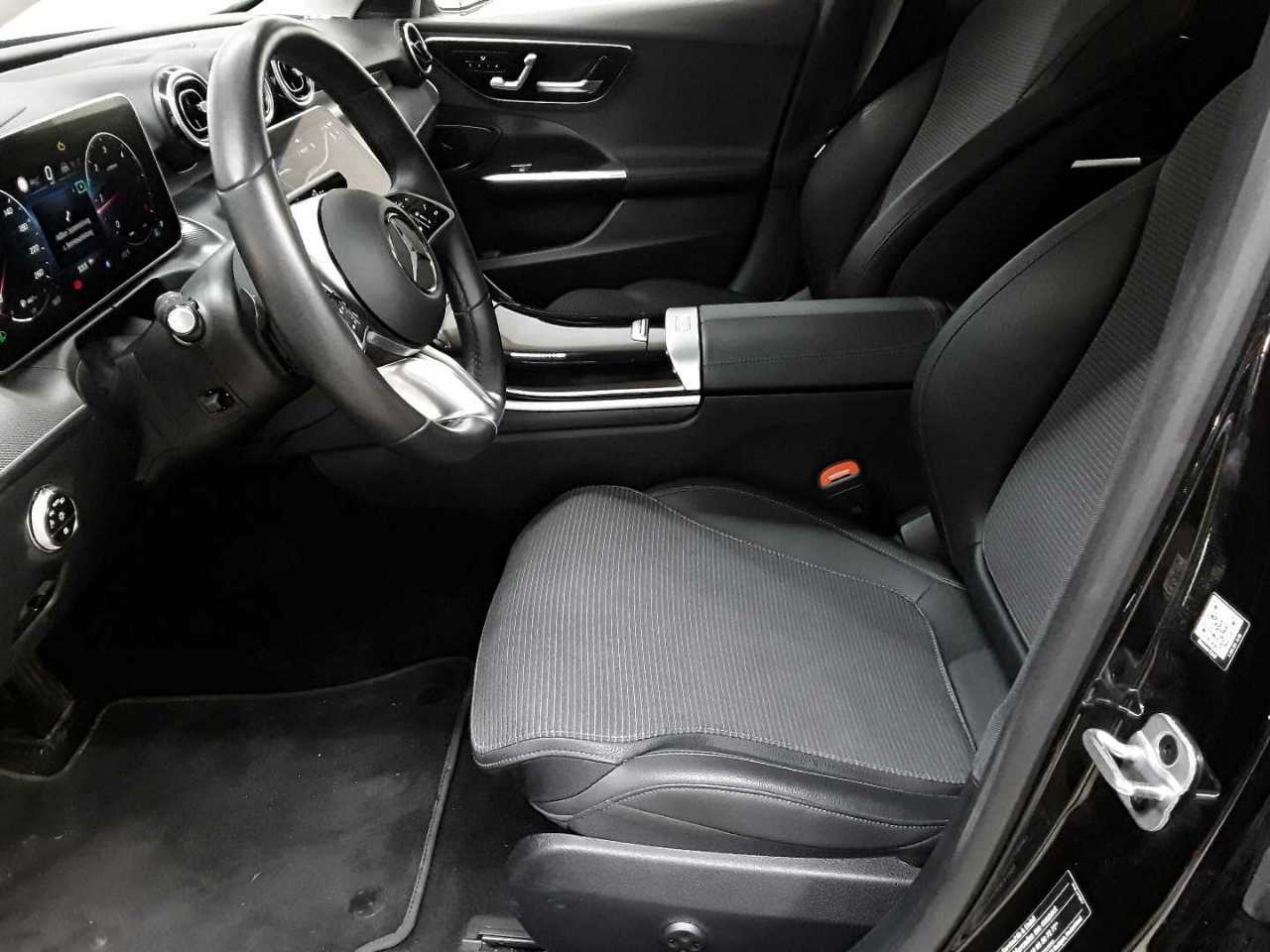 Mercedes-Benz C 220 d 4Matic T 9G-TRONIC Avantgarde 7