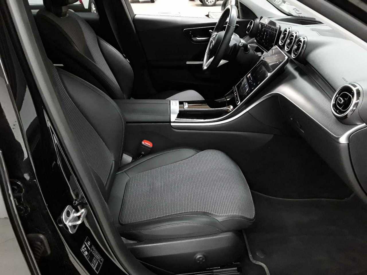 Mercedes-Benz C 220 d 4Matic T 9G-TRONIC Avantgarde 8