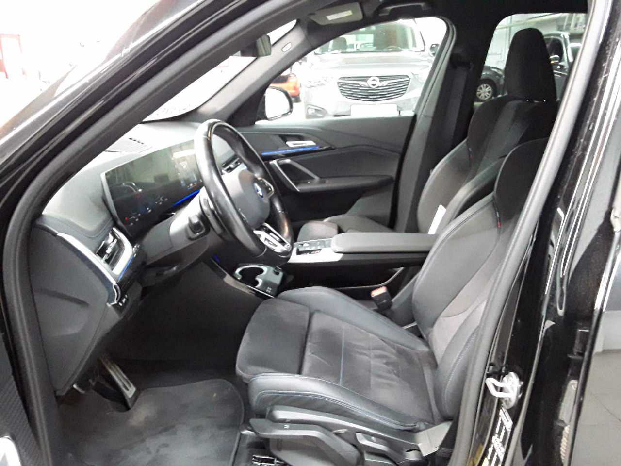 BMW iX1 xDrive30 M Sportpaket 7