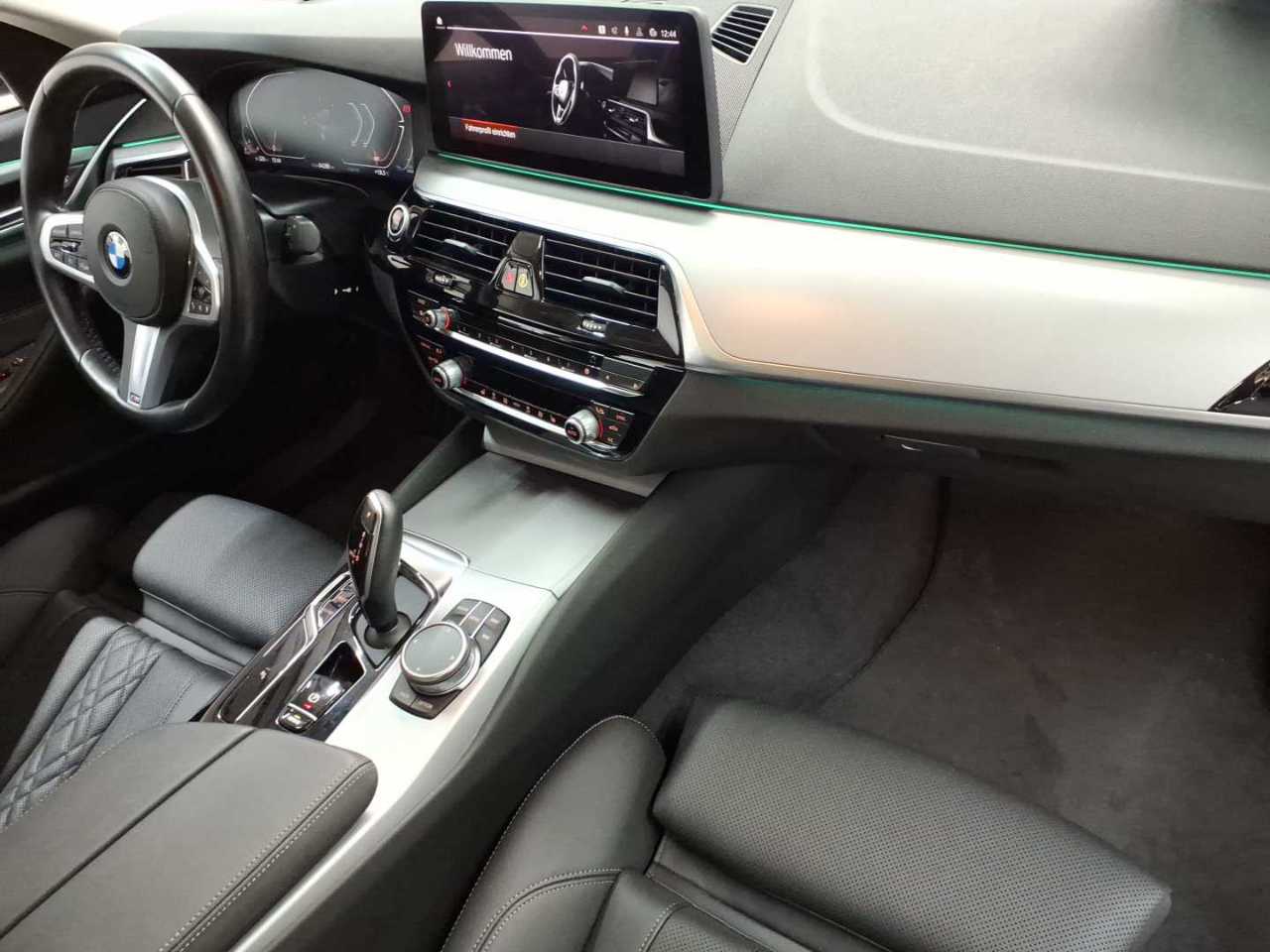 BMW 520d Aut. 9