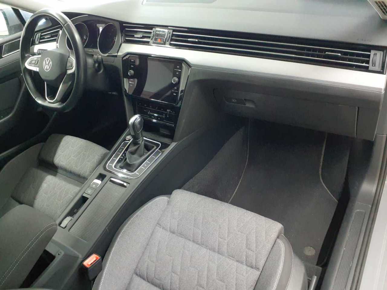 Volkswagen Passat Variant 2.0 TDI SCR DSG Business 9