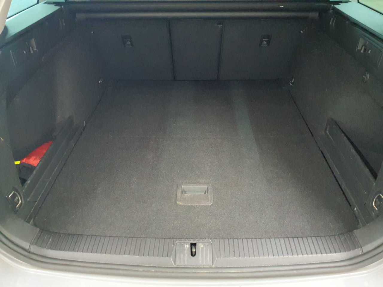 Volkswagen Passat Variant 2.0 TDI SCR DSG Business 15