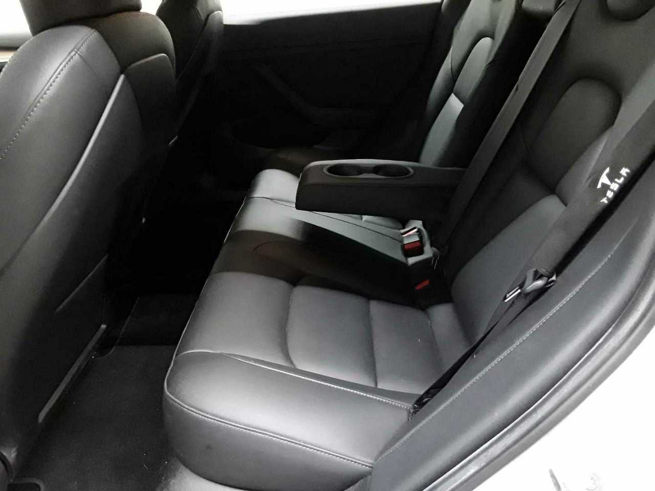 Tesla Model 3 Standard Reichweite Plus Hinterradantrieb 13