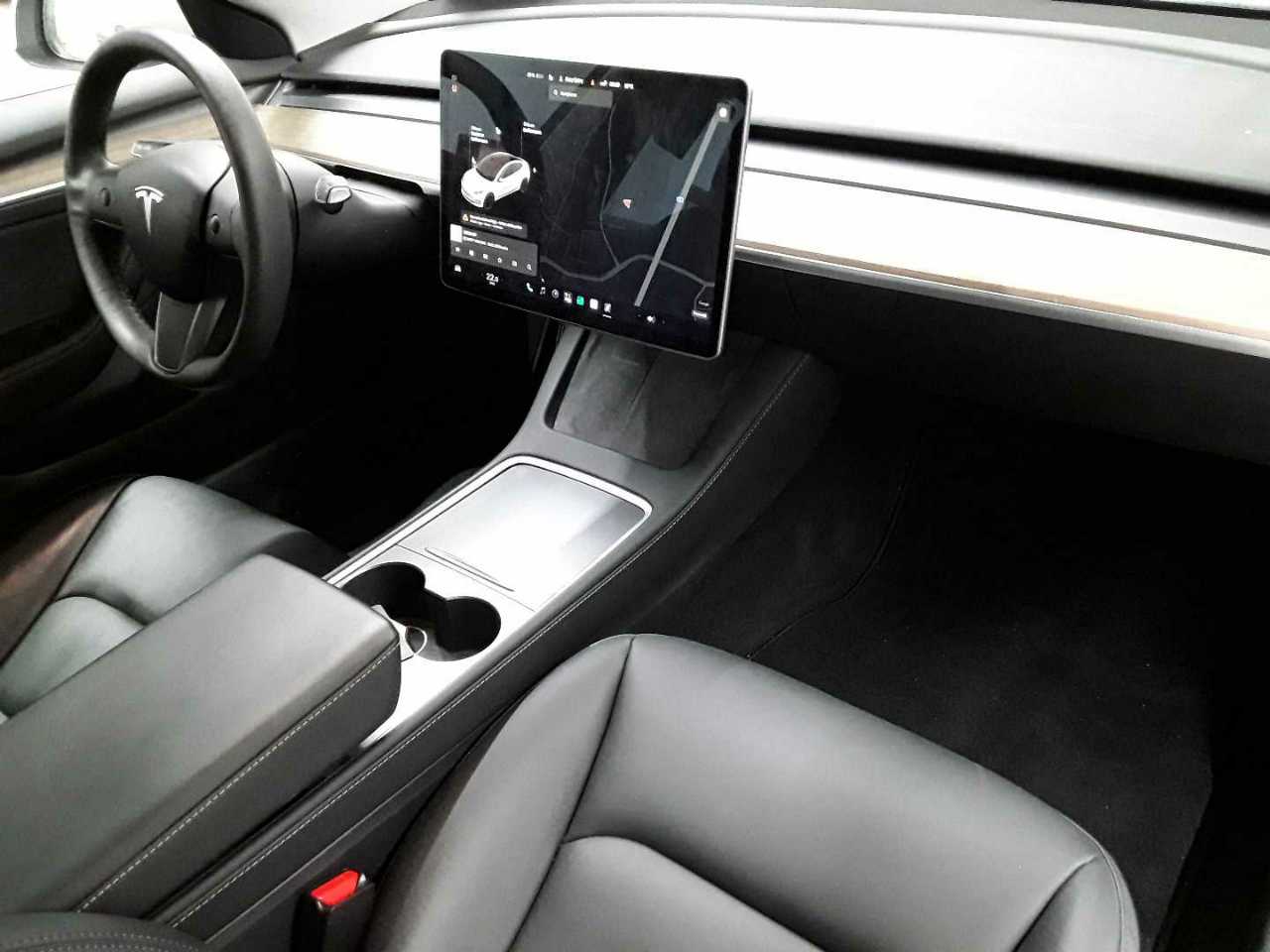 Tesla Model 3 Standard Reichweite Plus Hinterradantrieb 9