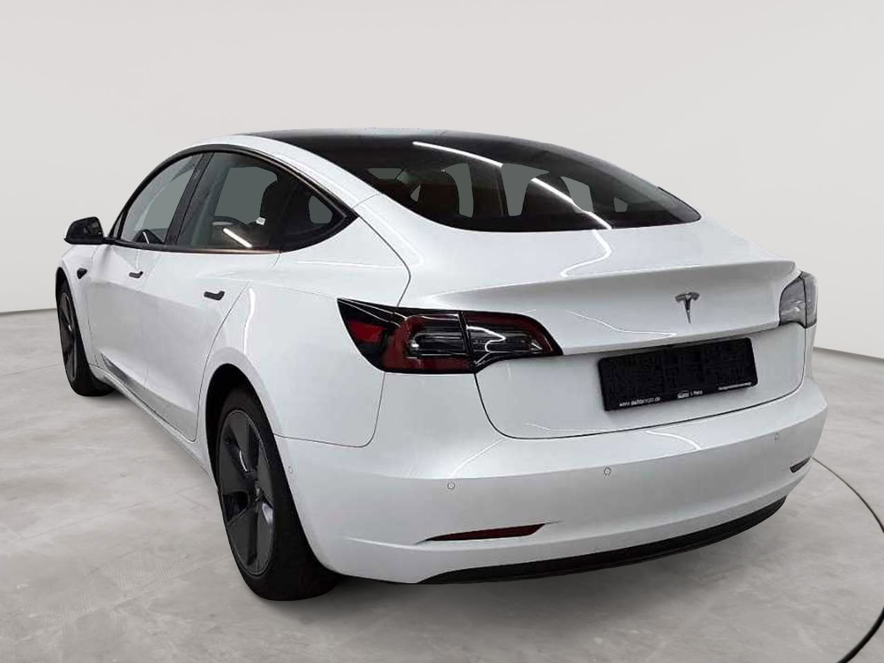 Tesla Model 3 Standard Reichweite Plus Hinterradantrieb 5