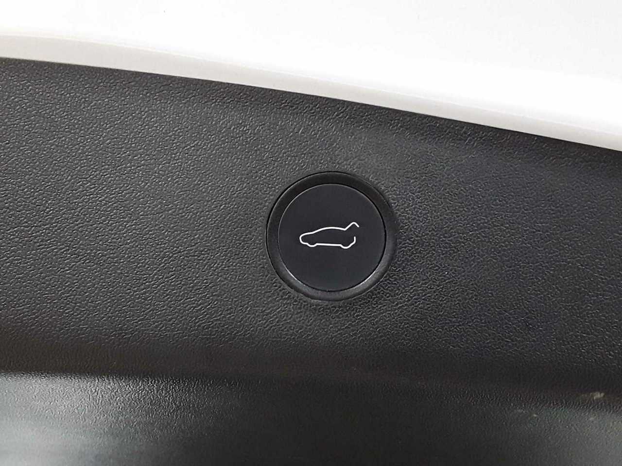 Tesla Model 3 Standard Reichweite Plus Hinterradantrieb 19
