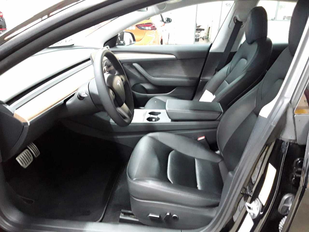 Tesla Model 3 Langstreckenbatt. Allradantrieb Dual Motor Performance 7