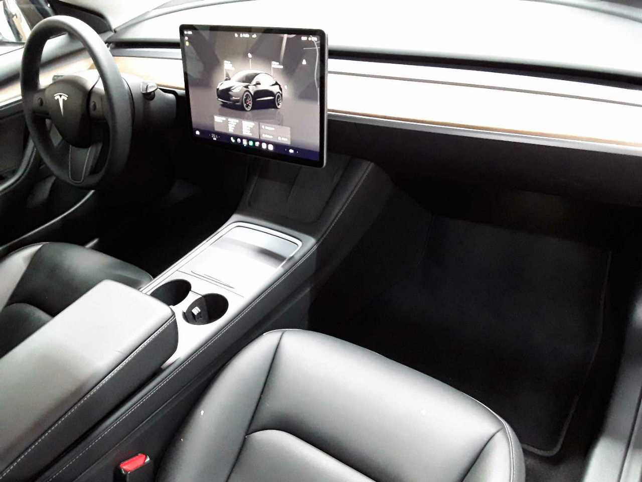 Tesla Model 3 Langstreckenbatt. Allradantrieb Dual Motor Performance 9