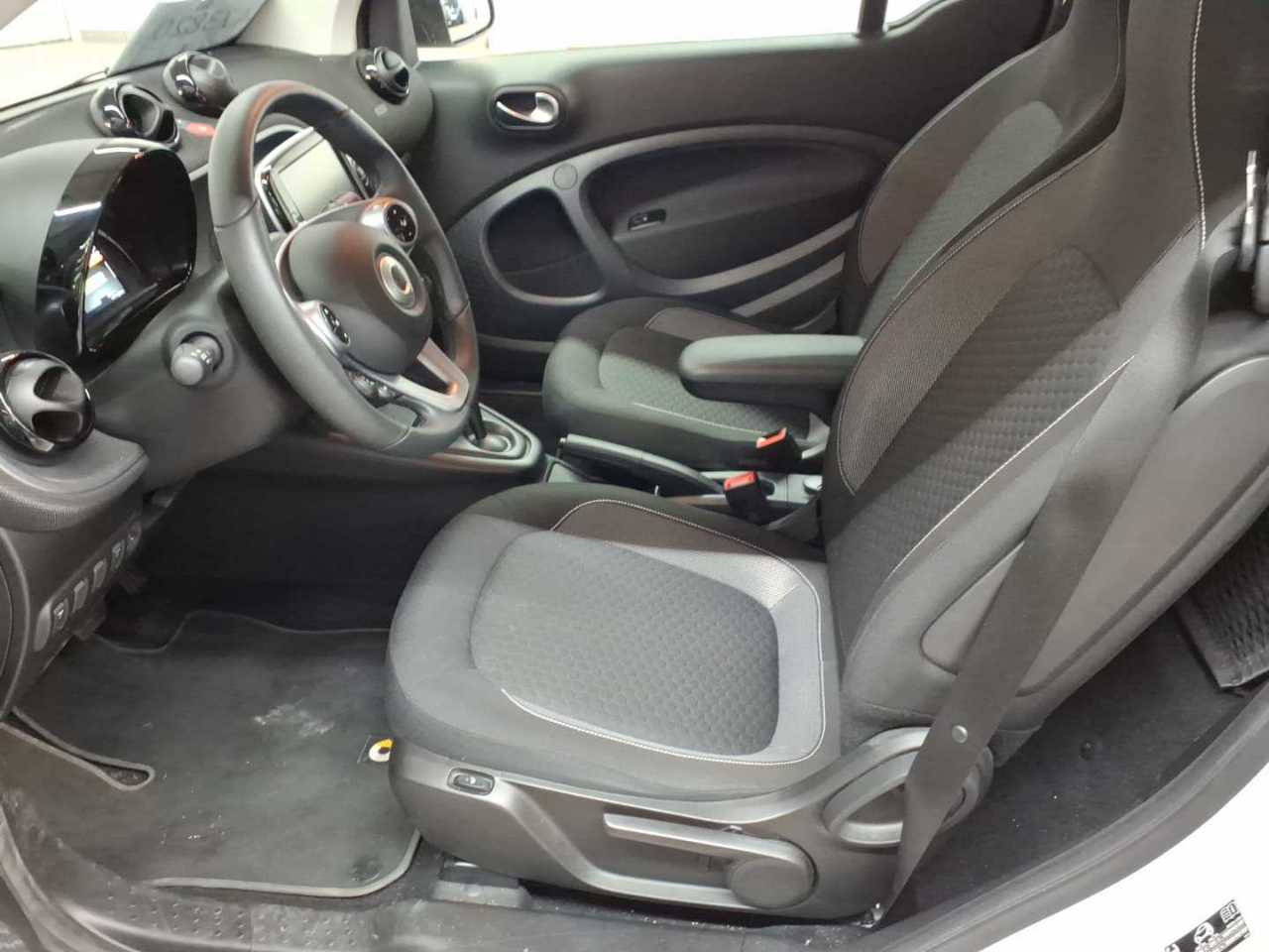 smart fortwo coupe EQ passion 7