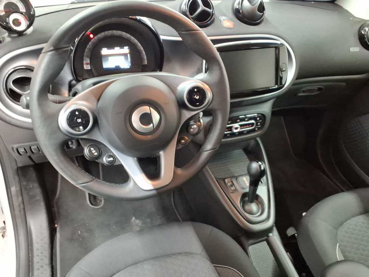 smart fortwo coupe EQ passion 10