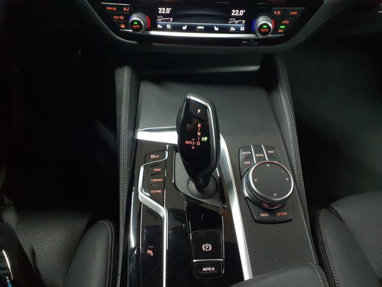 BMW 520i Touring Aut. 10
