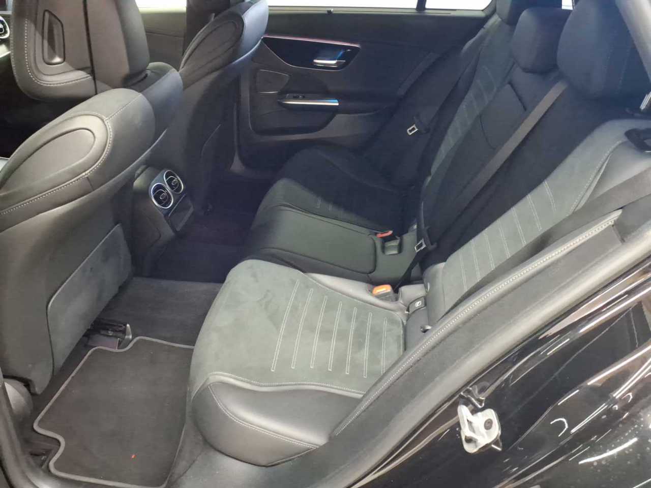 Mercedes-Benz C 300 e T 9G-TRONIC AMG Line 13