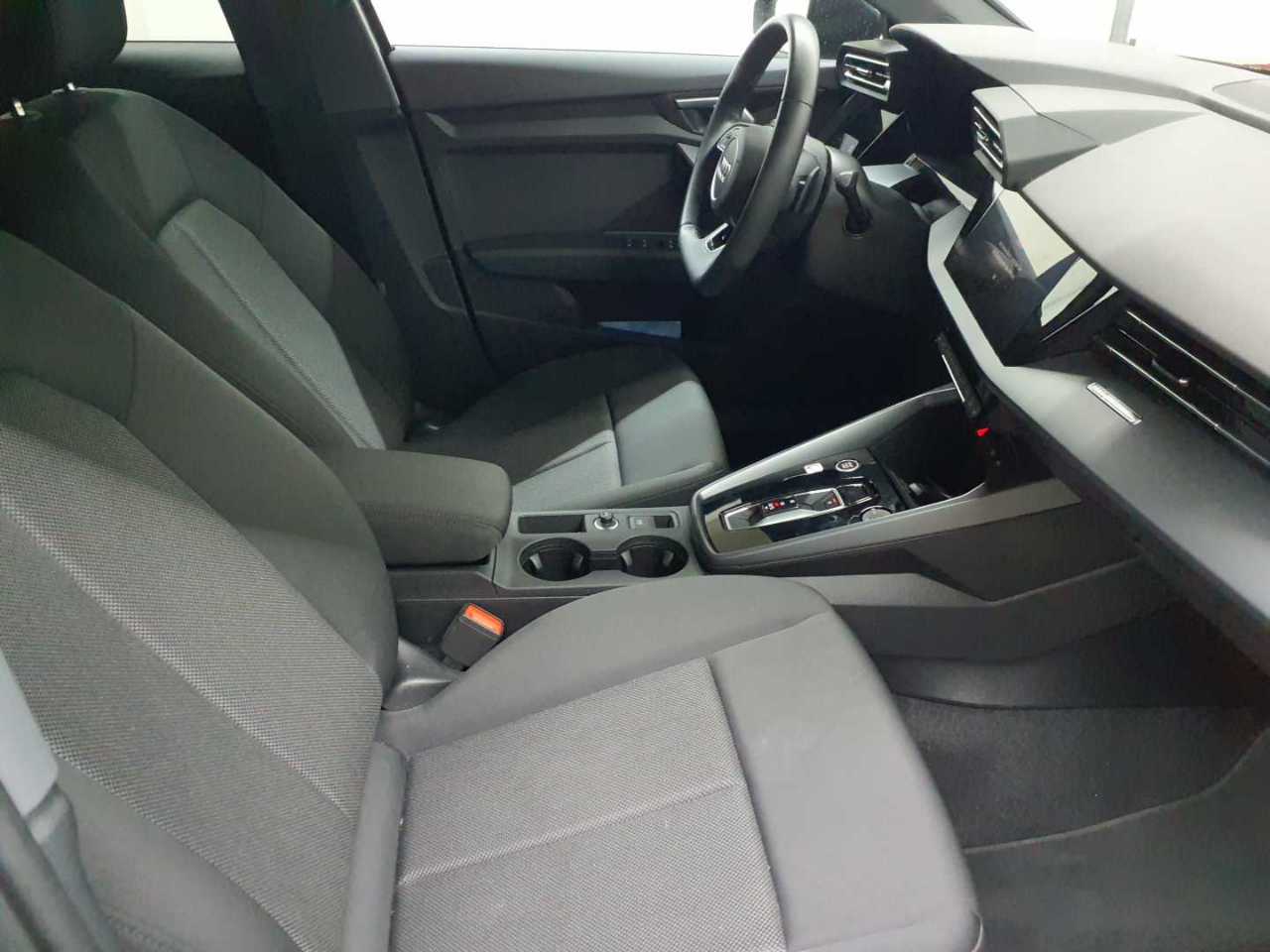 Audi A3 30 TFSI Sportback S tronic advanced 8