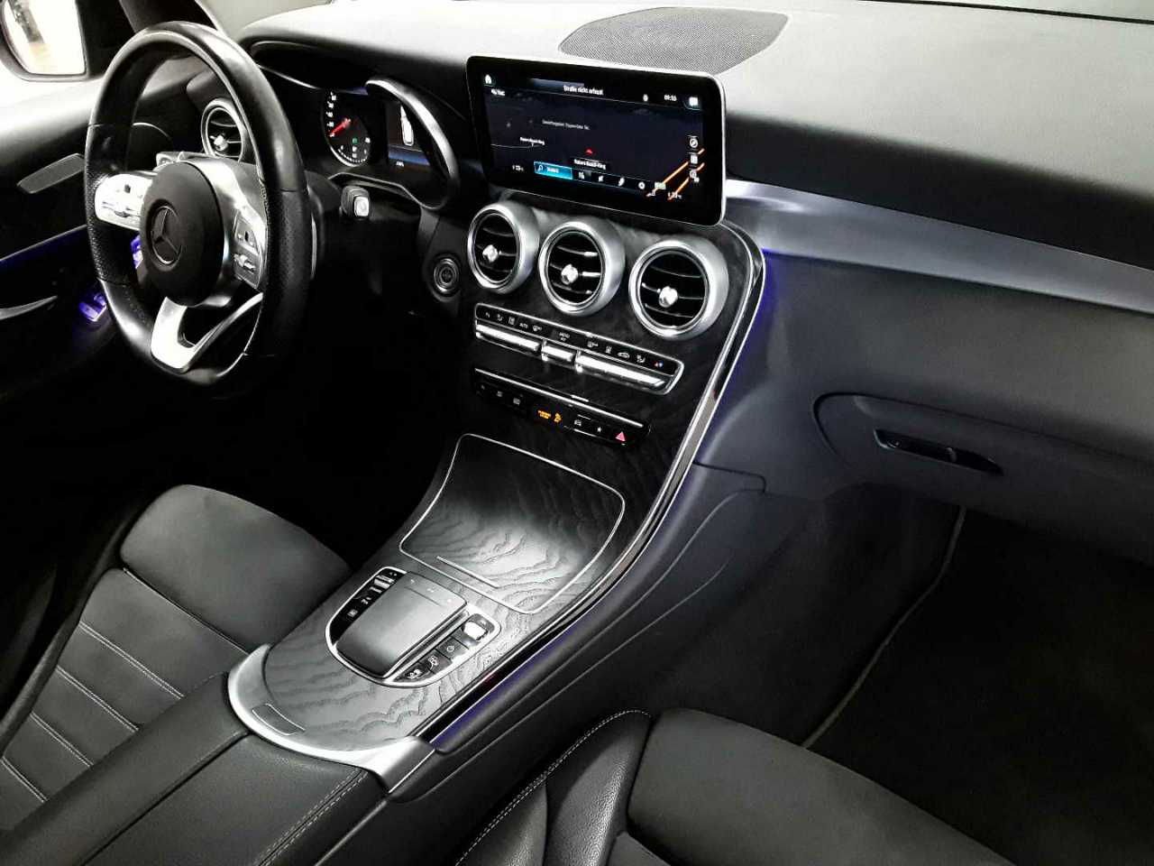 Mercedes-Benz GLC 300 e 4Matic 9G-TRONIC AMG Line 9