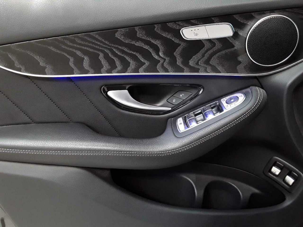 Mercedes-Benz GLC 300 e 4Matic 9G-TRONIC AMG Line 16