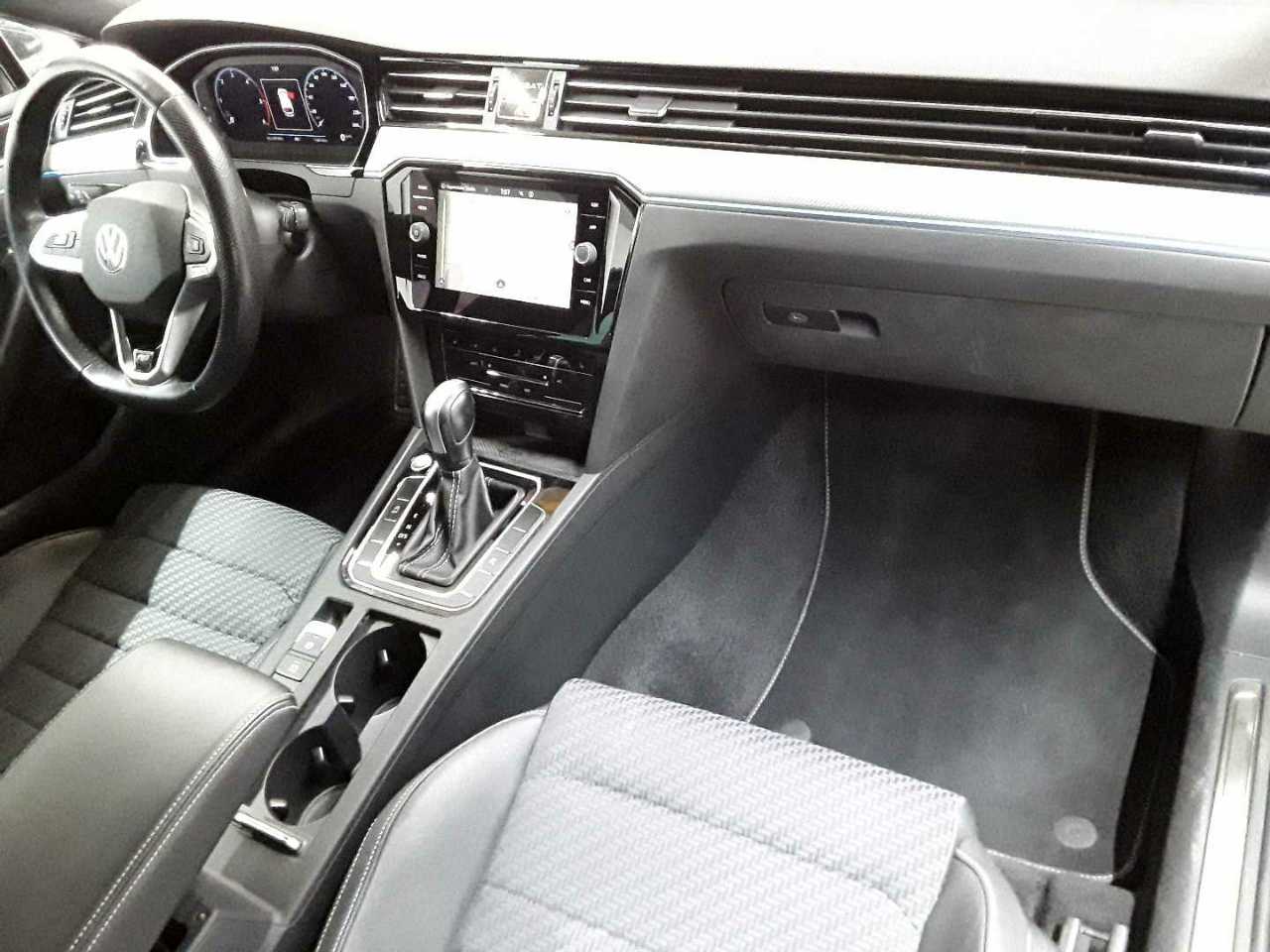Volkswagen Passat Variant 2.0 TDI SCR DSG Business 9