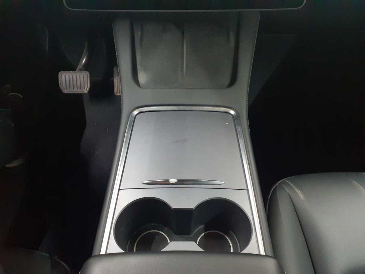 Tesla Model Y Long Range Dual Motor AWD 10