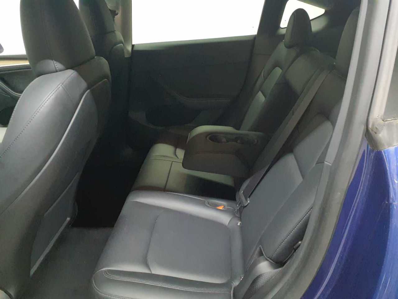 Tesla Model Y Long Range Dual Motor AWD 14
