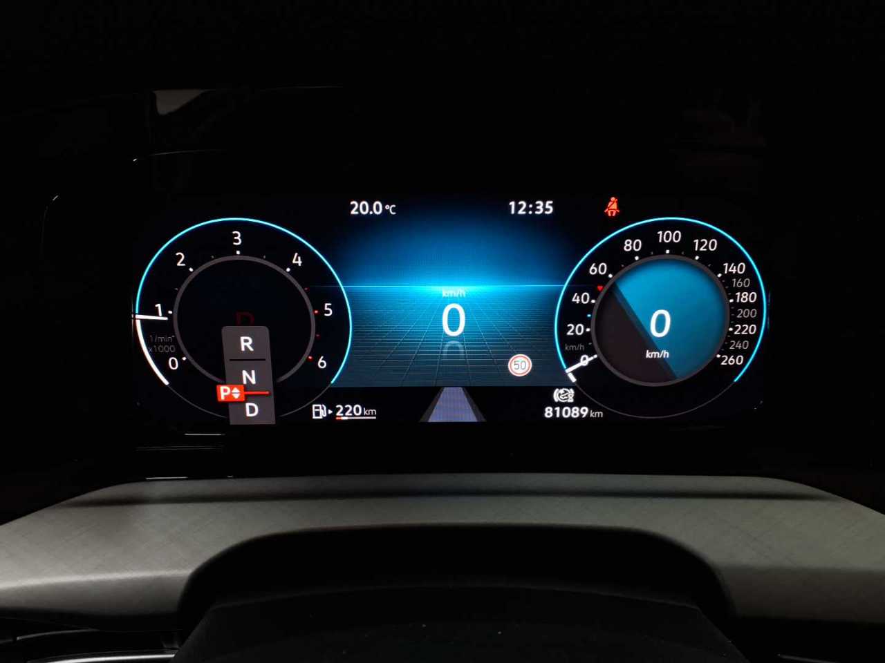 Volkswagen Golf Variant 2.0 TDI SCR DSG Life 11