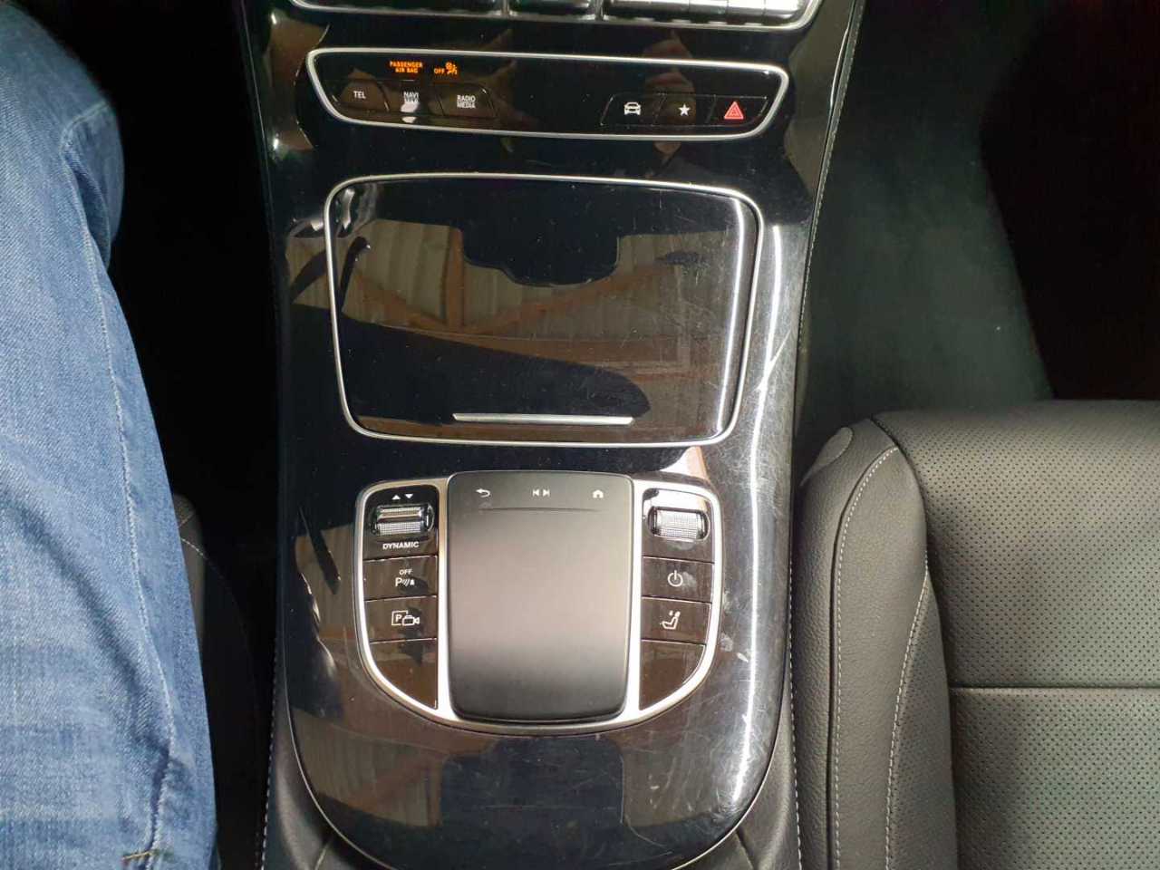 Mercedes-Benz E 300 de 4Matic T 9G-TRONIC AMG Line 10