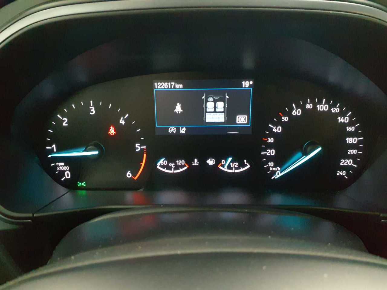 Ford Focus Turnier 1.5 EcoBlue Start-Stopp-System TITANIUM STYLE 11
