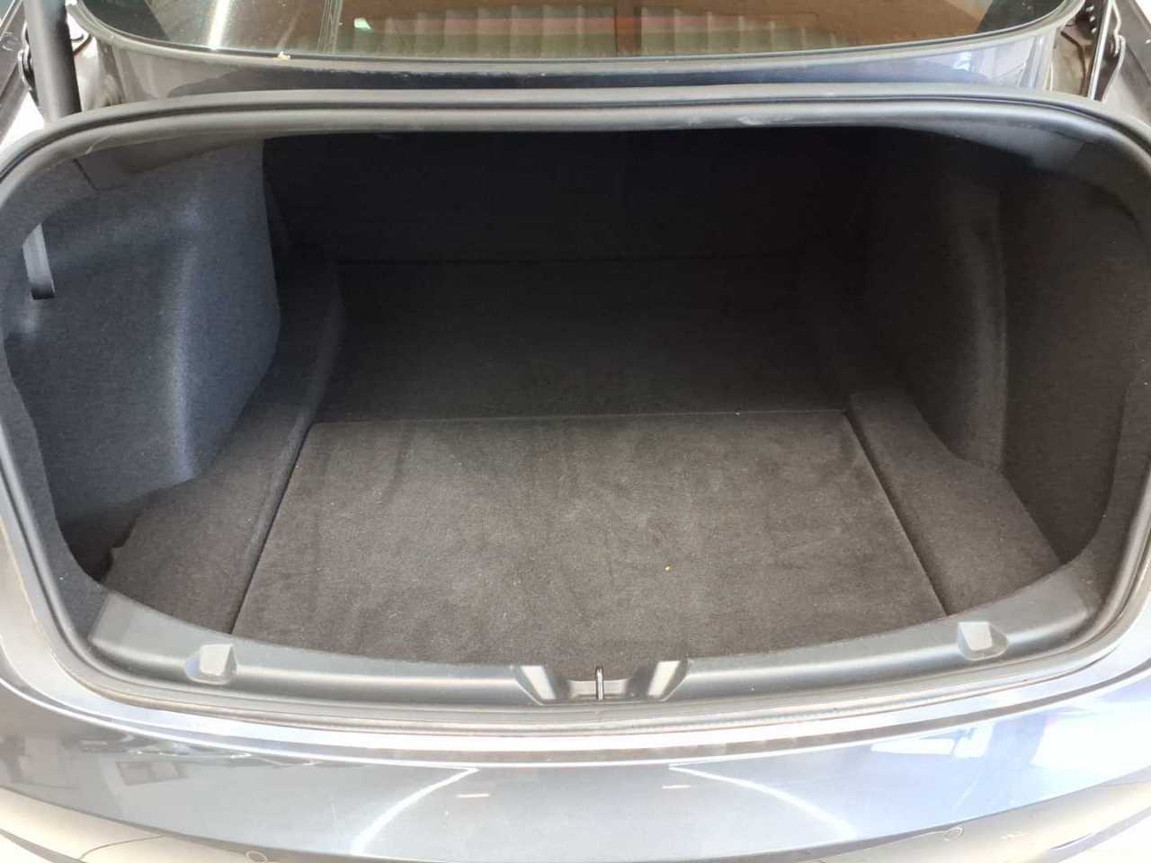 Tesla Model 3 Langstreckenbatt. Allradantrieb Dual Motor 16