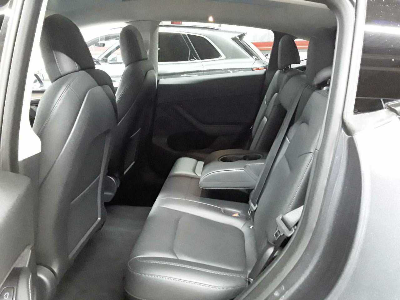 Tesla Model Y Long Range Dual Motor AWD 13