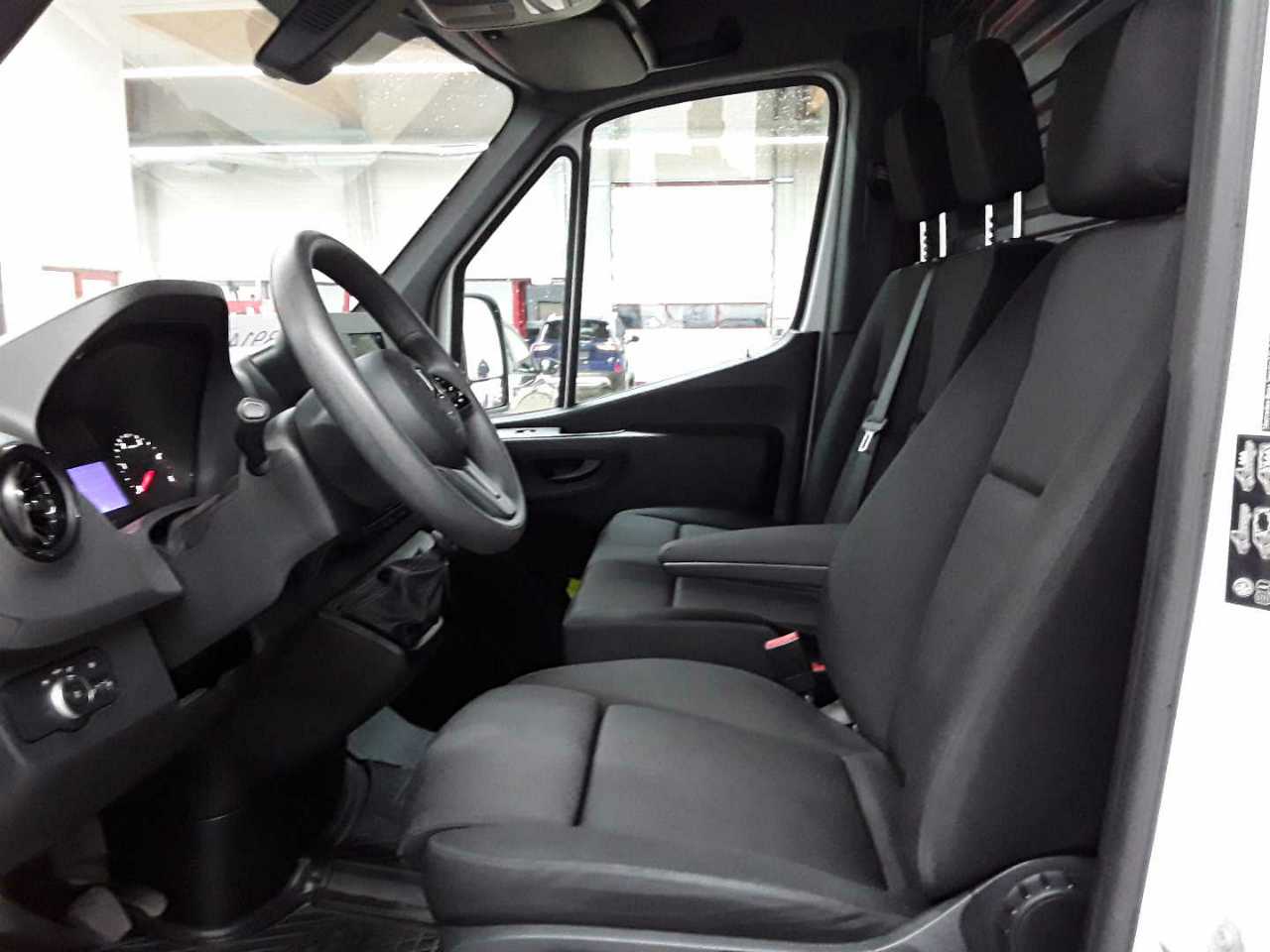 Mercedes-Benz 317 CDI Sprinter Standard HA 7