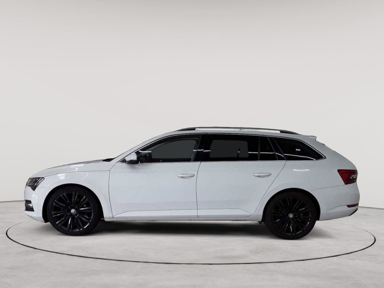 Skoda Superb Combi 2.0 TDI DSG Style 6