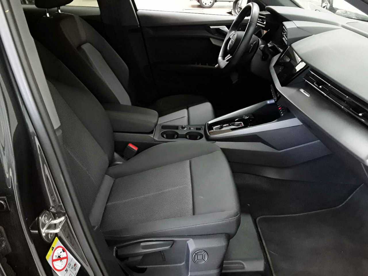 Audi A3 30 TFSI Sportback S tronic advanced 8