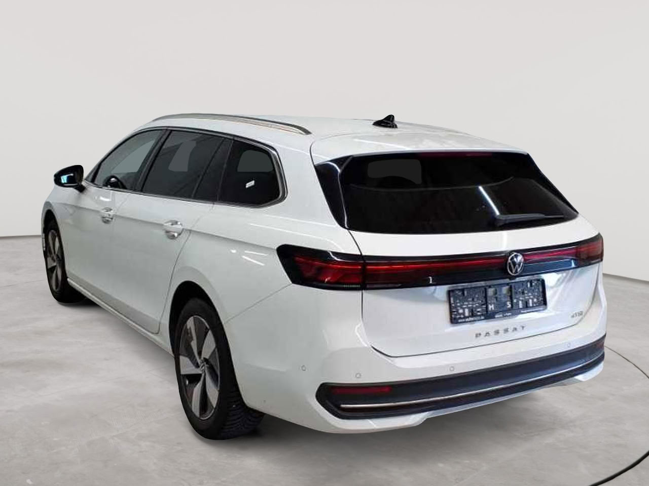 Volkswagen Passat Variant 1.5 e-TSI OPF DSG Business 5