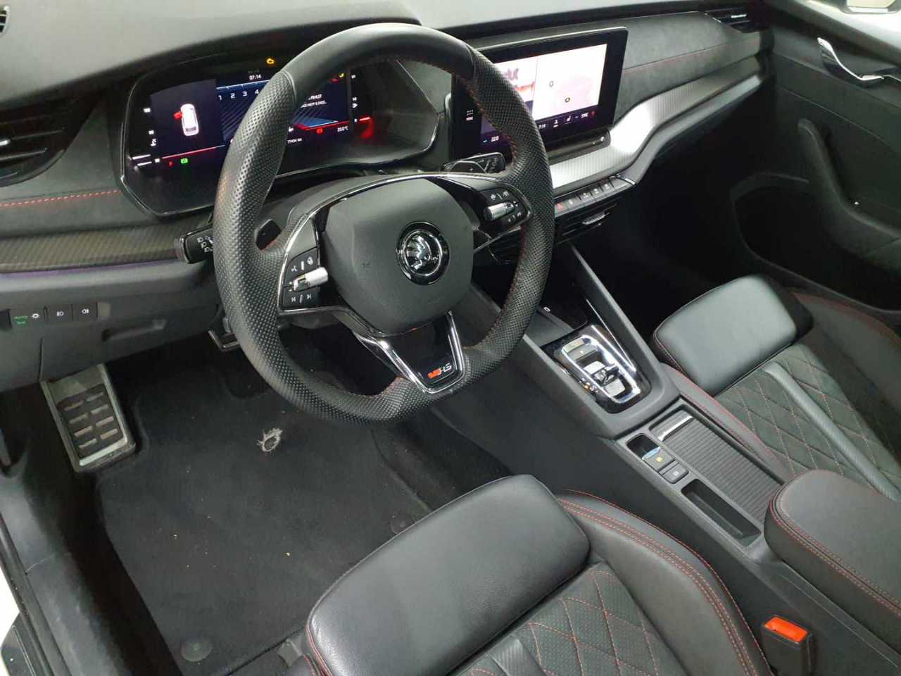Skoda Octavia Combi 2.0 TSI DSG RS Plus 9