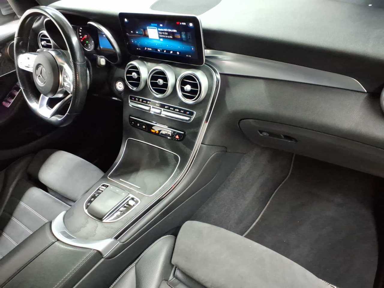 Mercedes-Benz GLC 300 4Matic 9G-TRONIC AMG Line 9
