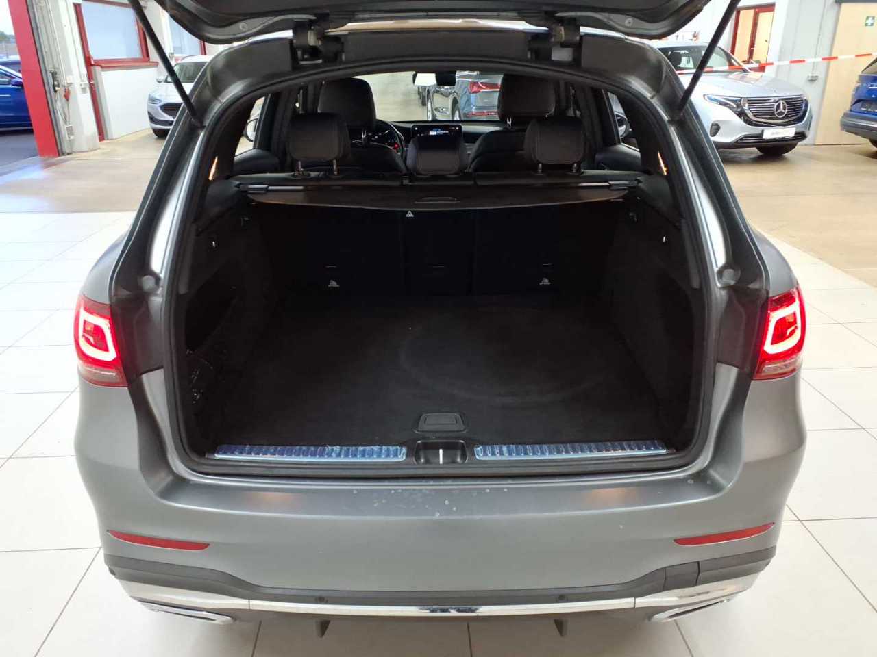 Mercedes-Benz GLC 300 4Matic 9G-TRONIC AMG Line 15