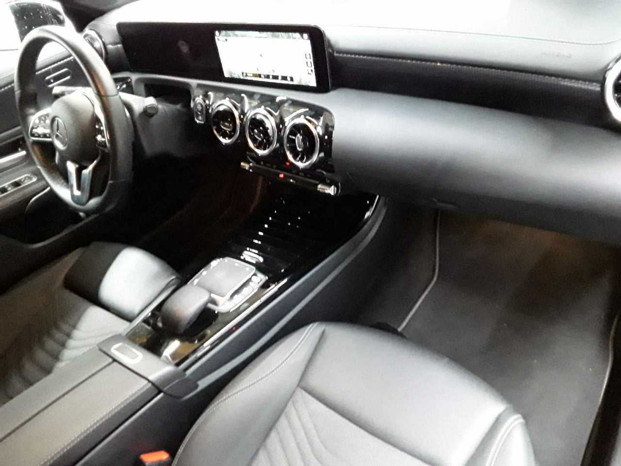 Mercedes-Benz CLA 180 Shooting Brake 7G-DCT Progressive 9