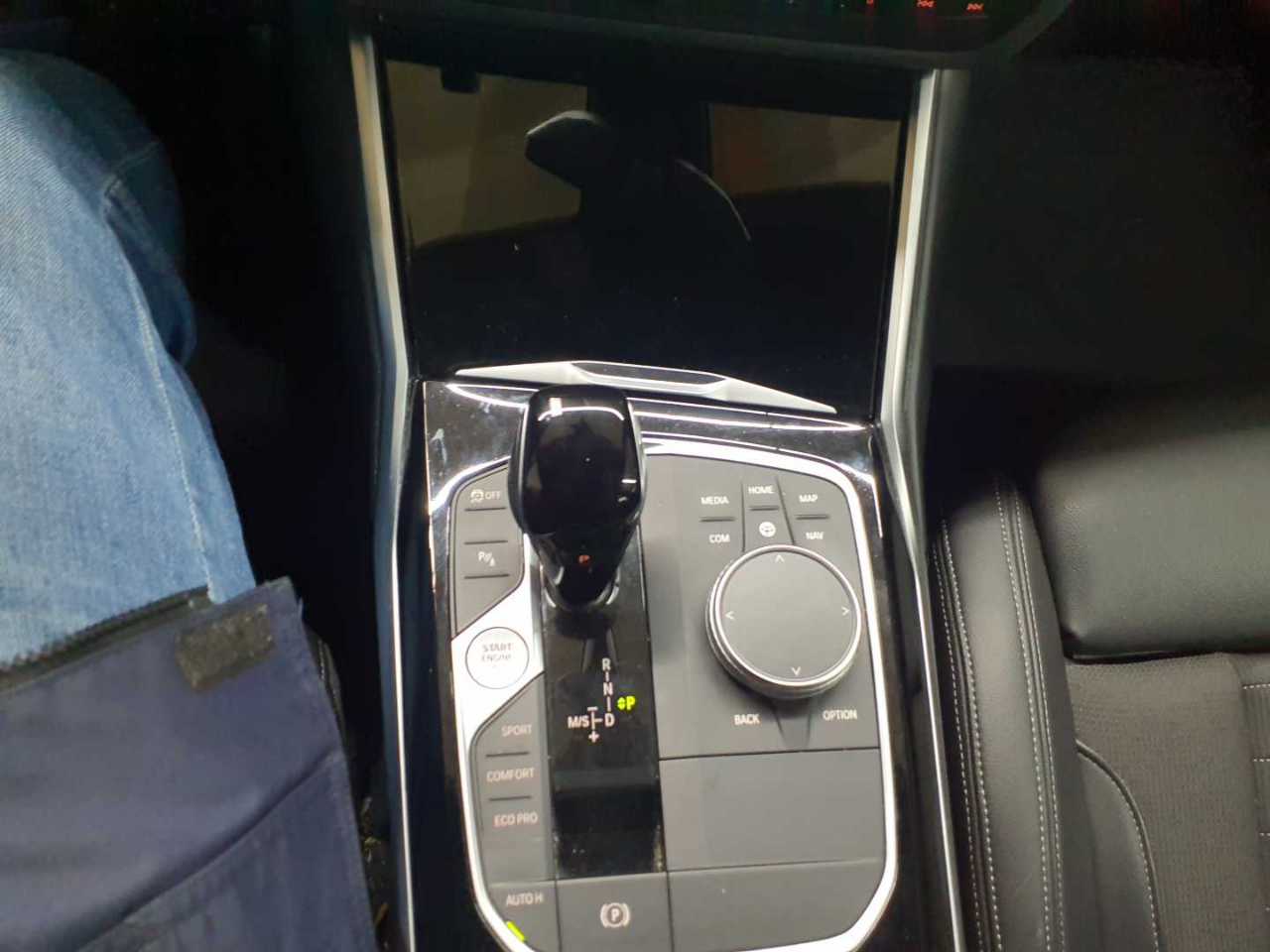 BMW 320d Touring xDrive Aut. Sport Line 10