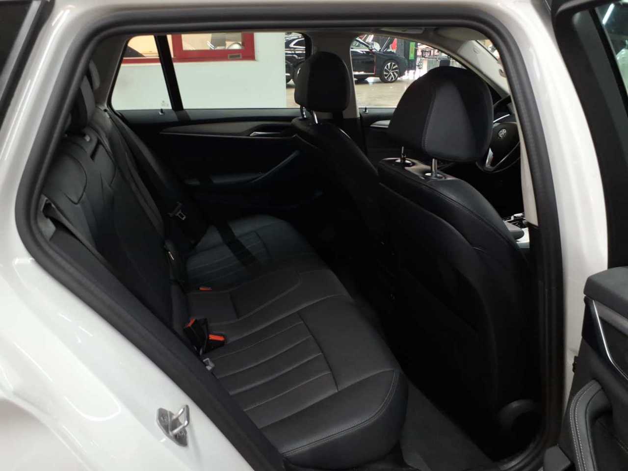 BMW 530e xDrive Touring Aut. 14